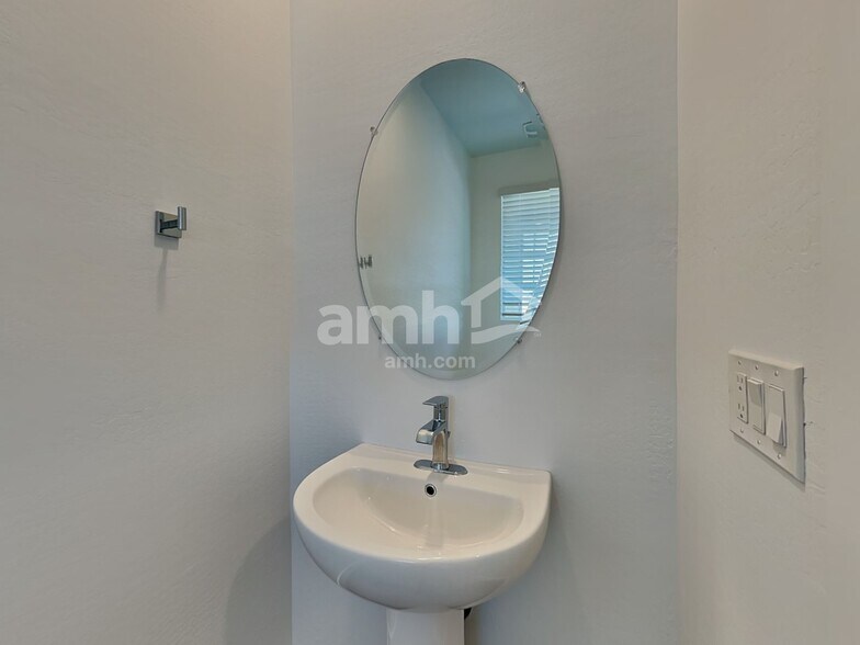 Building Photo - 25783 N 184th Dr