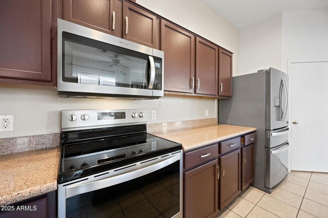 Building Photo - 1225 N 36th St