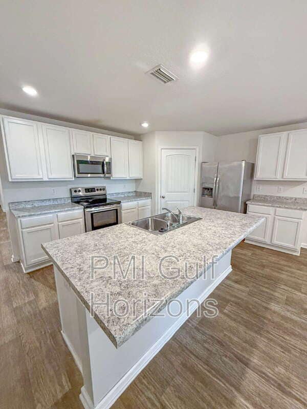 Building Photo - 7469 Steeplechase Blvd