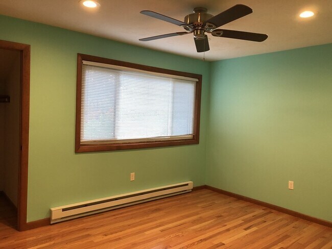 Building Photo - 156 Highwood Dr