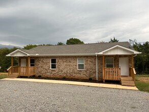 Building Photo - 25 Maples Rd