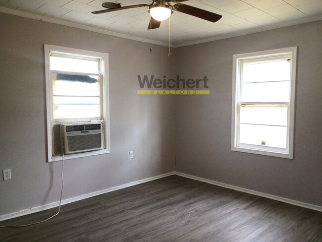 Building Photo - 2bed/1bath house for rent