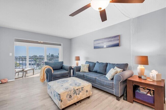 Building Photo - 175 116th Ave