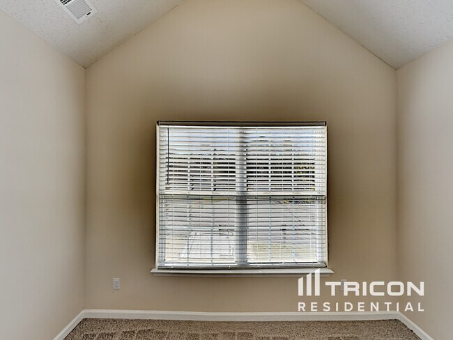 Building Photo - 102 Providence Run