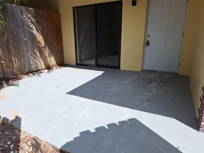 Building Photo - 4322 Woodstock Dr