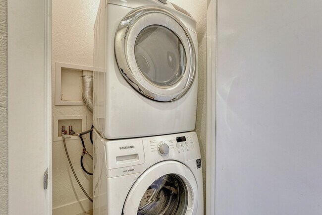 Building Photo - 534 S Lincoln St