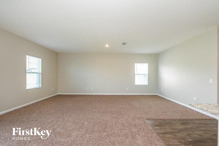 Building Photo - 5654 Alexander Springs Pl