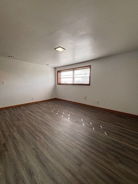 Building Photo - 6960 W Appleton Ave