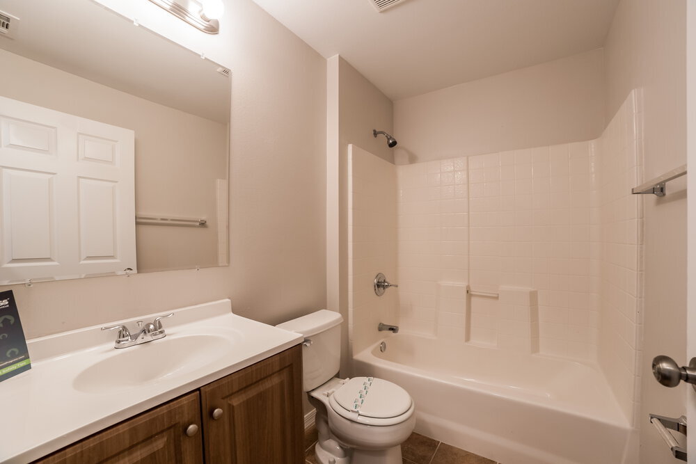 Building Photo - 2372 Queenswood Cir