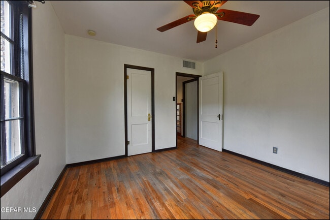 Building Photo - 1100 Kelly Way