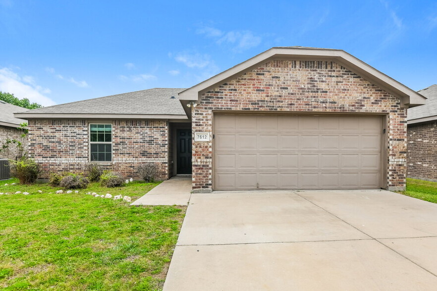 Primary Photo - 7612 Hollow Point Dr