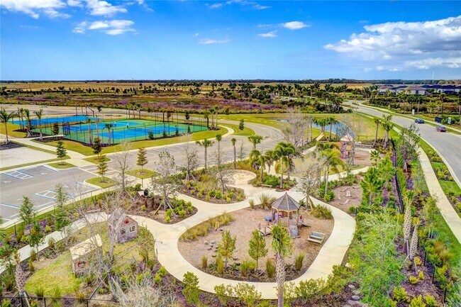 Building Photo - 8440 Skye Rnch Blvd