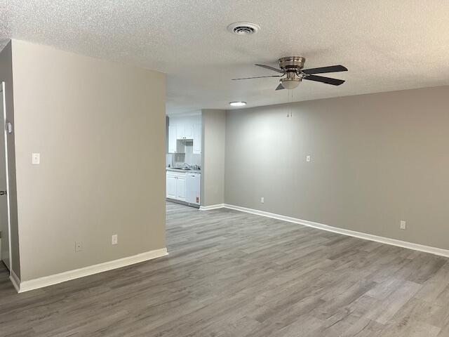 Building Photo - 3095 Brookside Dr NW