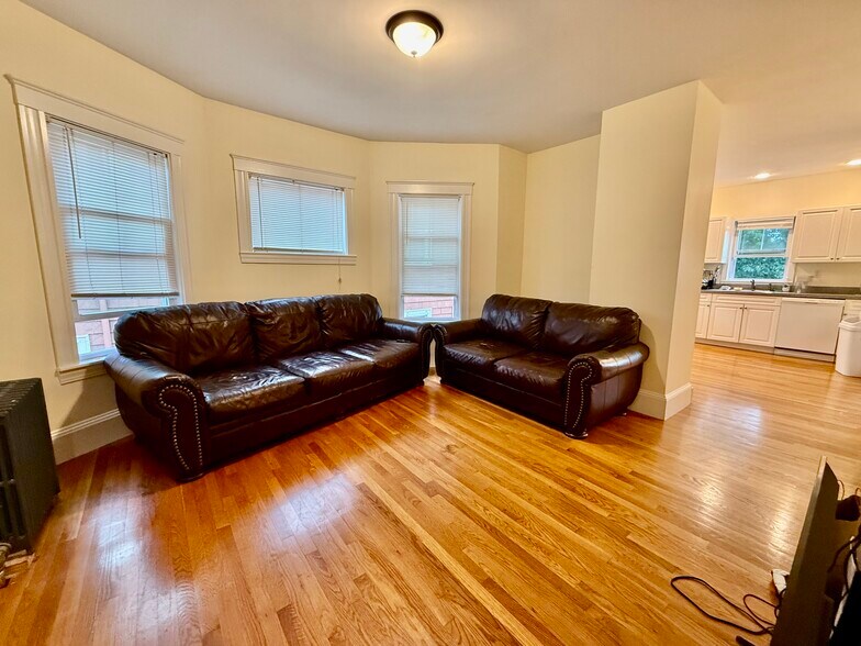 Building Photo - 50 Conwell Ave