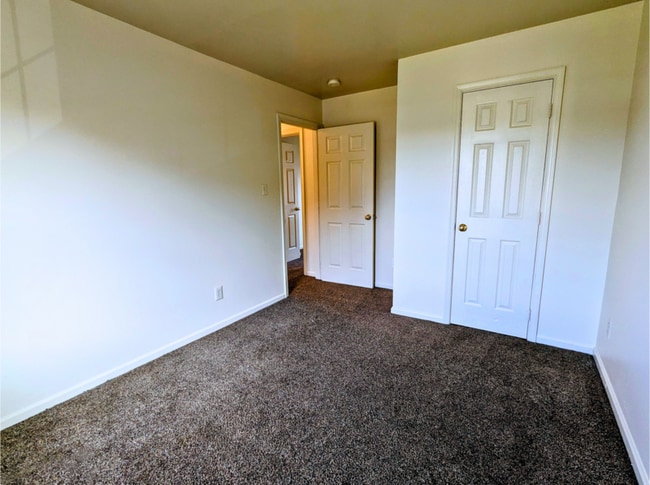 Building Photo - 9709 Ransom Hills Terrace