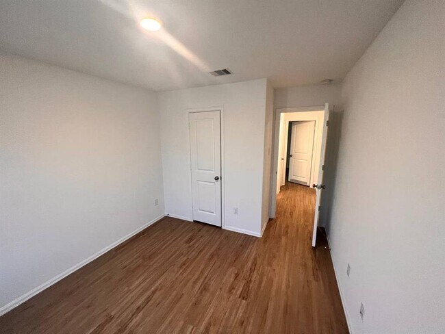Building Photo - 1413 Twilight Grn Dr