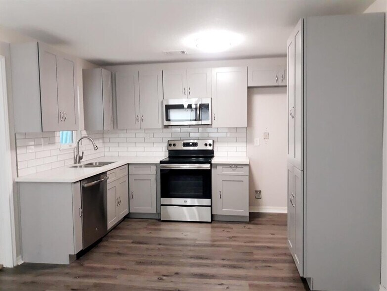 Kitchen - 7324 N Martin Luther King Ave