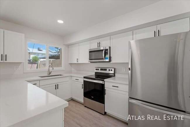 Building Photo - 3807 S Mill Ave