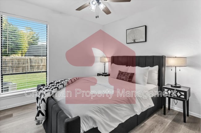 Building Photo - 13128 Green Valley Dr