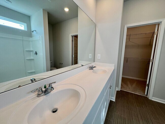 Building Photo - Surfside Beach - 3 bedroom / 2.5 Bathroom Home