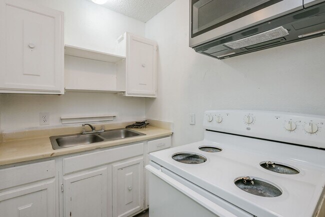 Building Photo - 209 N Mississippi St