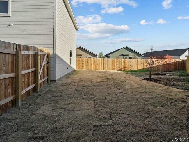 Building Photo - 910 Stricker Path