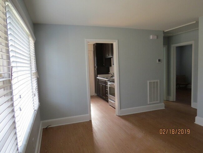 Building Photo - 943 Norland Rd
