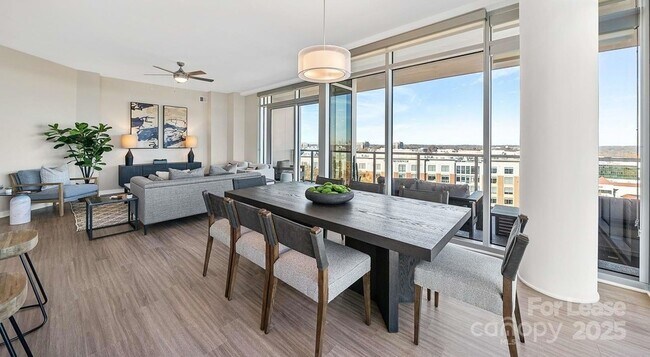 Building Photo - 4425 Sharon Rd