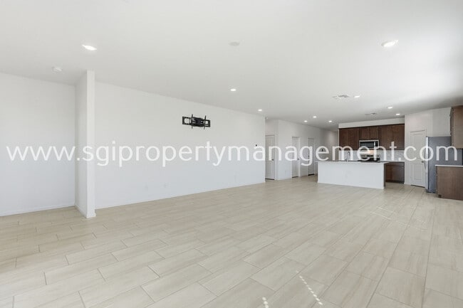 Building Photo - 25489 W Fraktur Rd