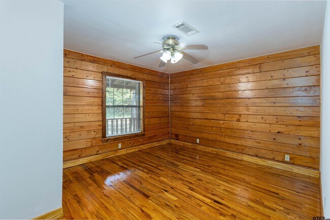 Building Photo - 18737 Saddleback Ln
