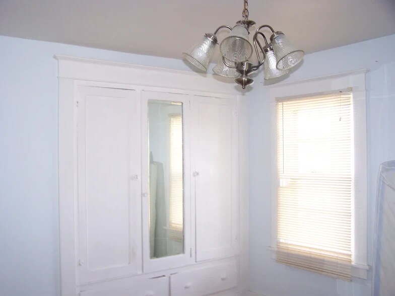 Building Photo - 93 Lovering Ave
