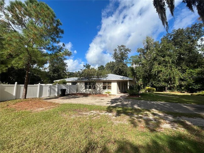 Building Photo - 3322 NW 39th Ter