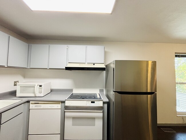 Building Photo - 333 E 4500 S