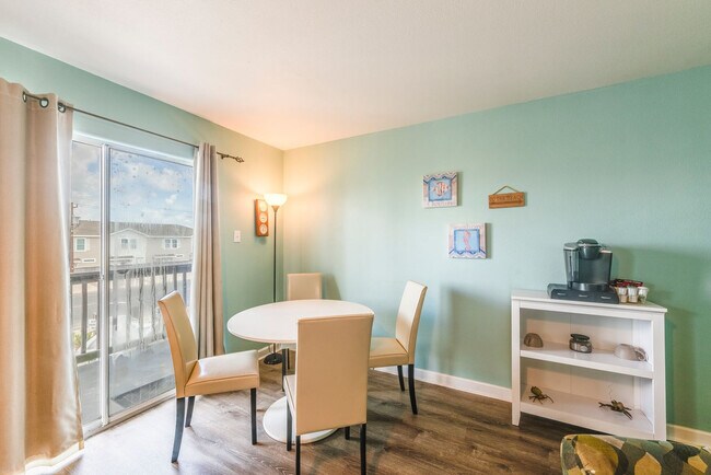 Building Photo - 15010 Leeward Dr