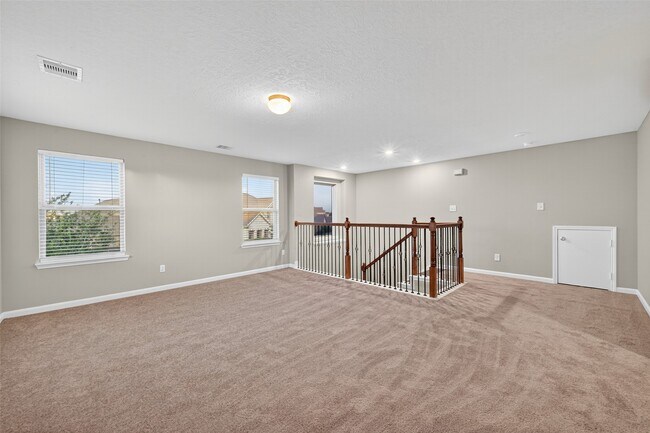 Building Photo - 25403 King Reyes St