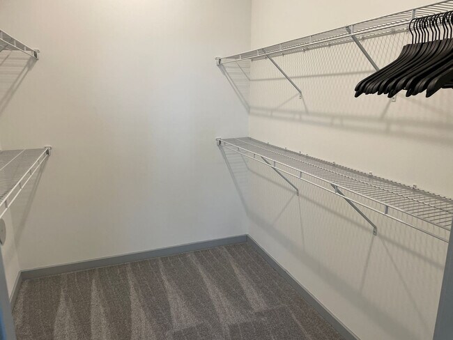 Building Photo - 5102 Aldersgate Dr