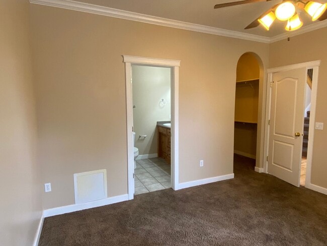 Building Photo - Half Price 1st Month! Beautiful 4 Bedroom 3.5 Bathroom Town Home In Logan