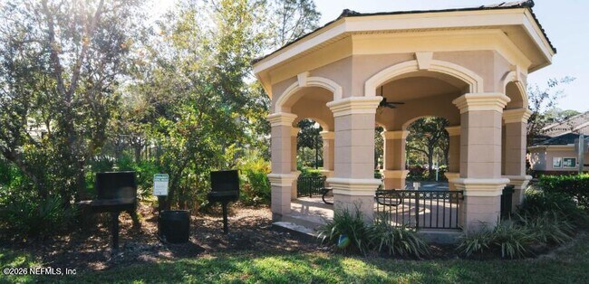 Building Photo - 13810 Sutton Park Dr N