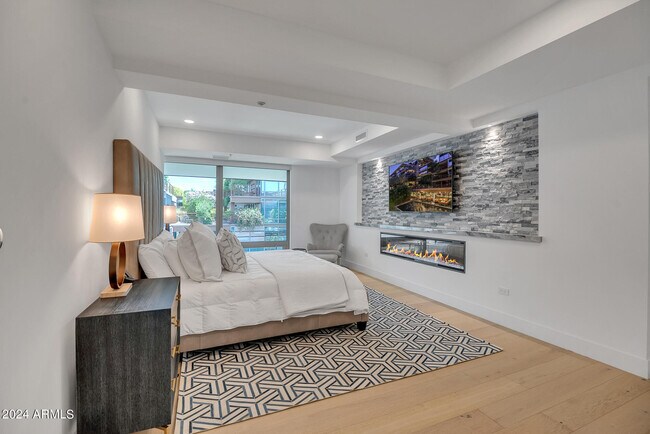 Building Photo - 7117 E Rancho Vista Dr