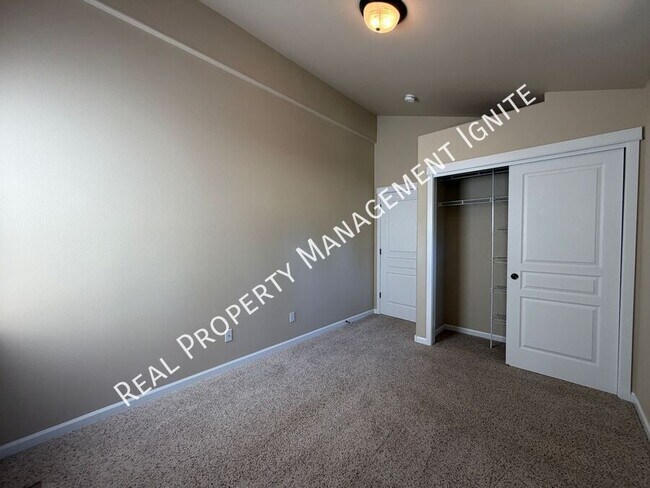 Building Photo - 2447 NW Shields Dr