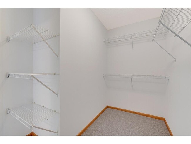 Building Photo - 15921 Finch Ln