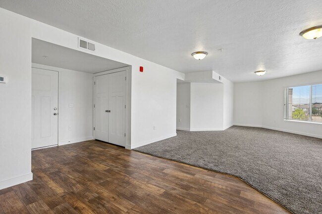 Building Photo - 734 E 500 S