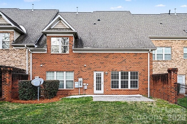 Building Photo - 5623 Triveny Rd