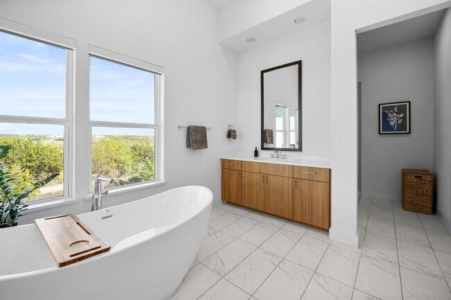 Building Photo - 7308 Cordoba Dr