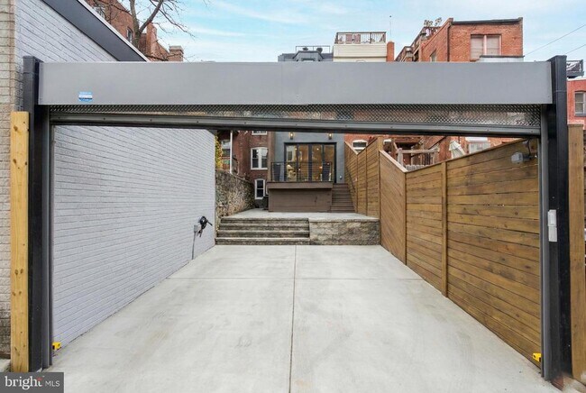 Building Photo - 1816 Belmont Rd NW