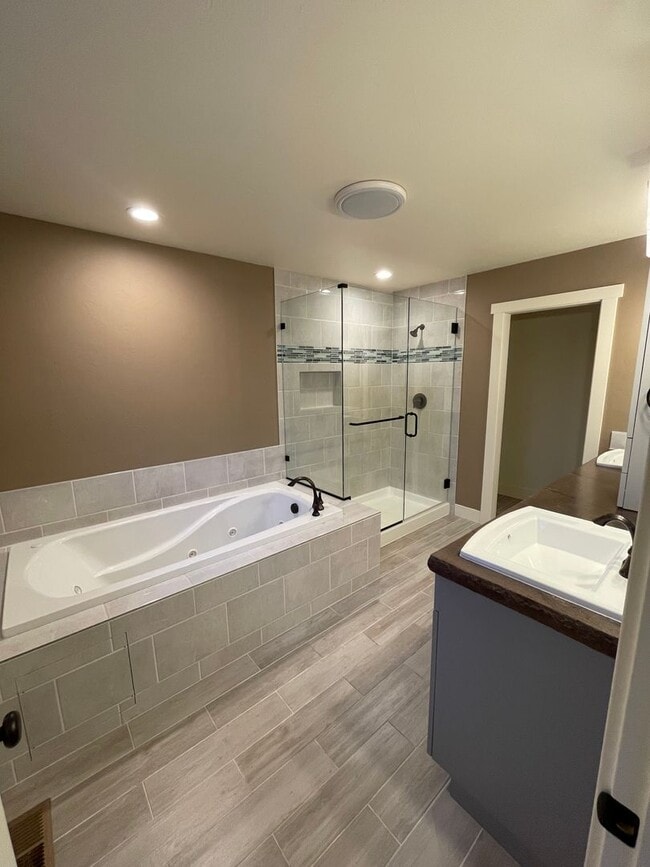 Building Photo - Beautiful Pet Friendly Home