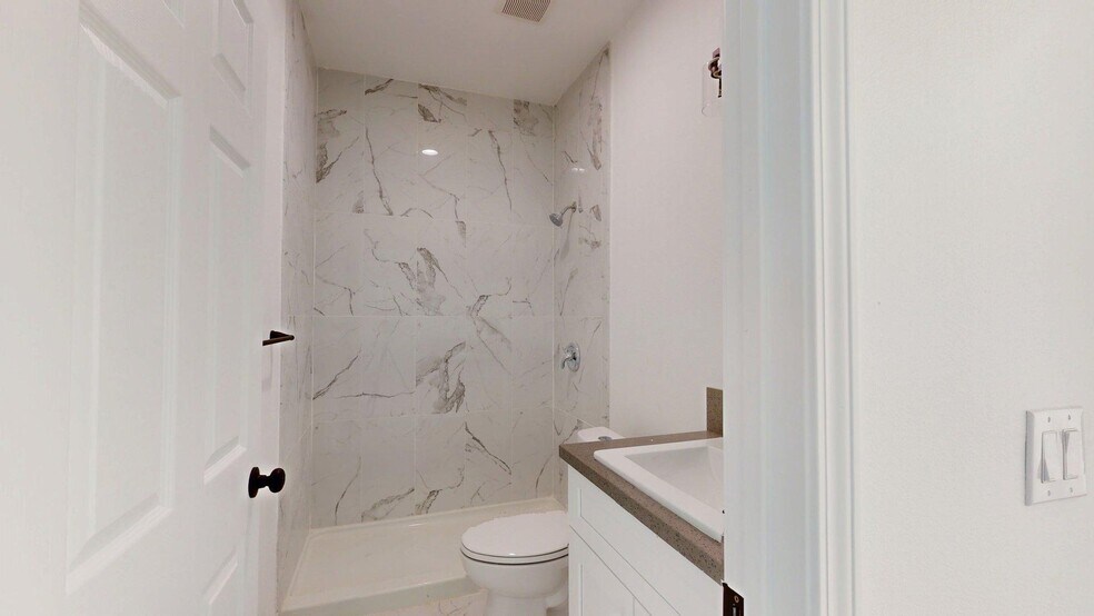 Building Photo - 9850 Mesquite Ave