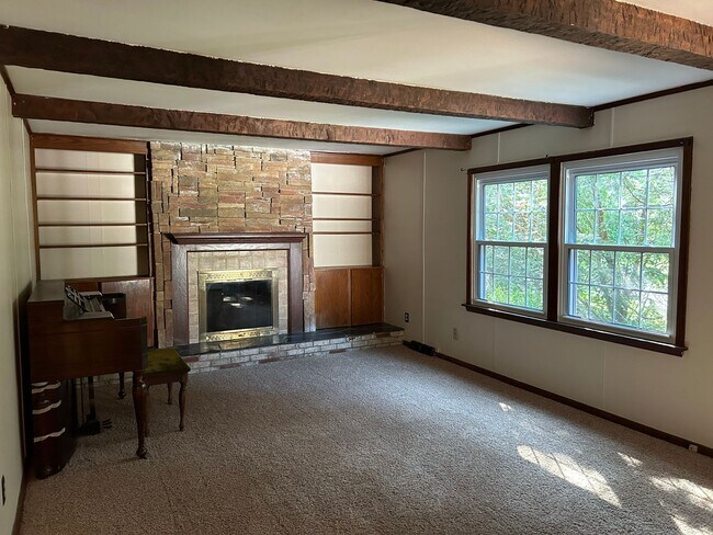 Building Photo - 119 W 41st St