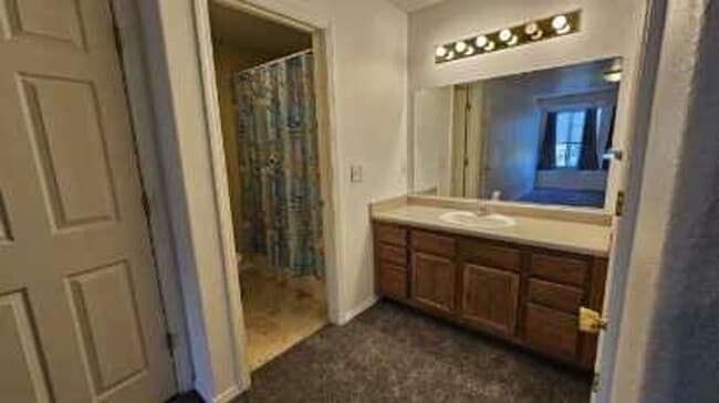 Building Photo - 3 Bedroom 2 Bathroom Bozeman Condo