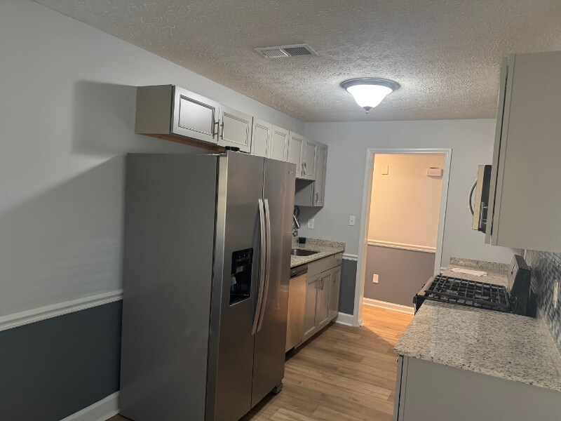 Building Photo - 530 Bell Rd SE